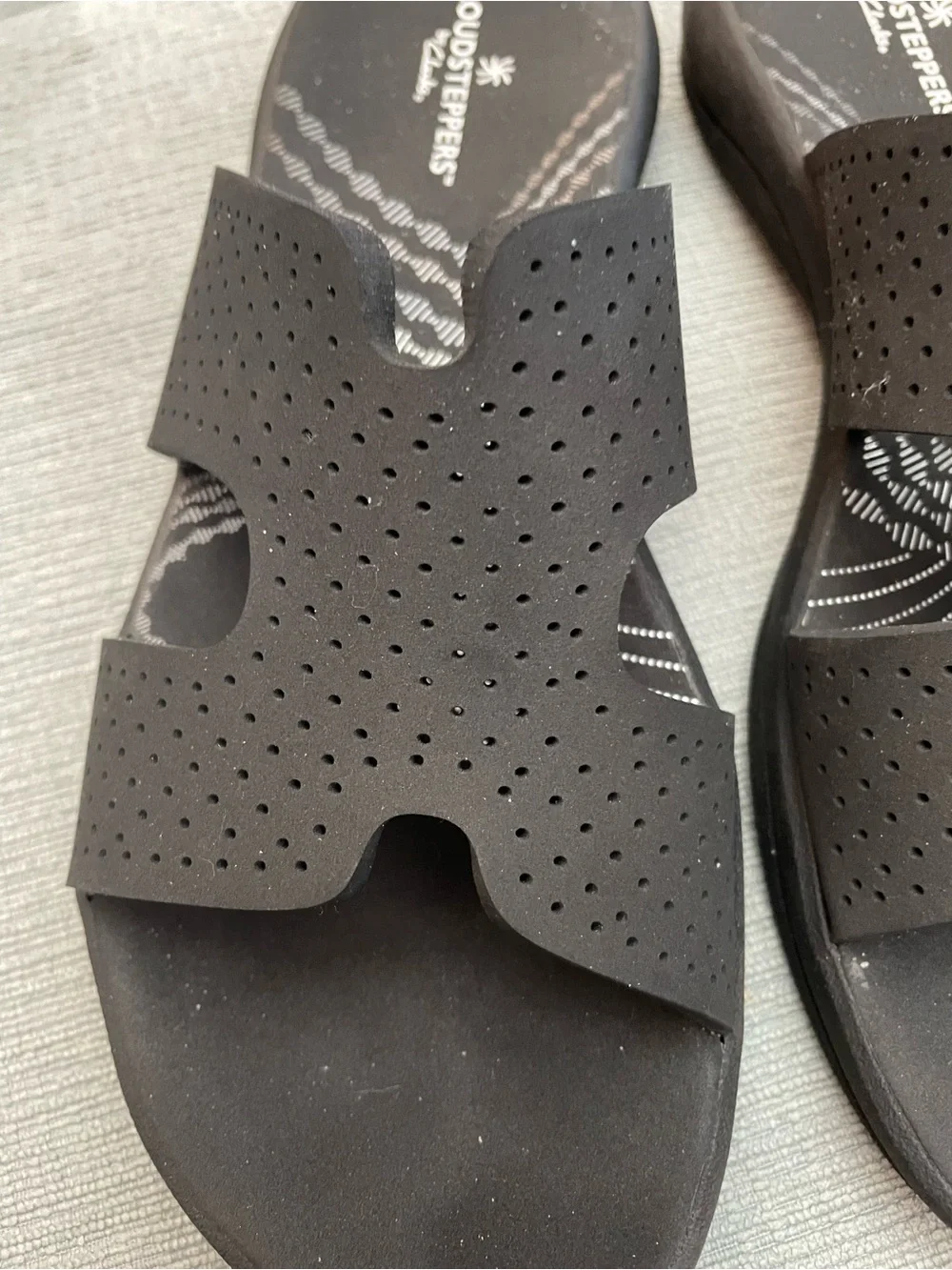 Cloudsteppers by Clarks comfortable black